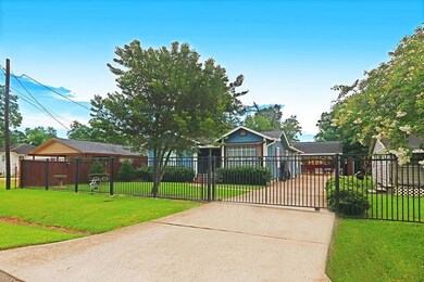 5714 Collins Rd, Houston, TX 77016 - photo 2