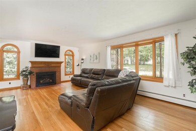 12 Maplewood Ln, Essex Junction, VT 05452 - photo 4