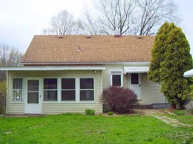 2919 Bement St, Erie, PA 16506 - photo 2