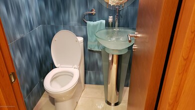 11 Gateway Dr unit 167, Staten Island, NY 10304 - photo 7