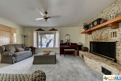 142 E Hillcrest Dr, San Marcos, TX 78666 - photo 5