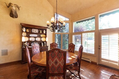 124_windermere_interior_dining