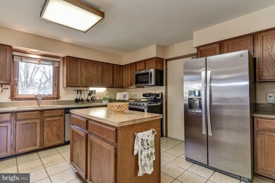 14948 Dufief Dr, North Potomac, MD 20878 - photo 7