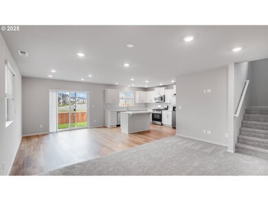 2219 Sawtelle Dr, Woodburn, OR 97071 - photo 4