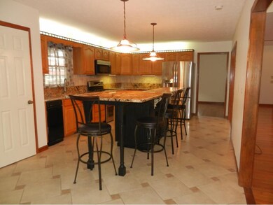 Island w additional Seating