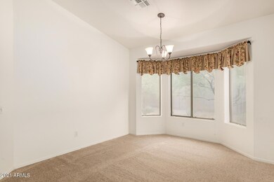 Lovely Bay Window/Dining