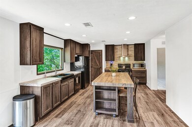 391 Highland Dr, Springtown, TX 76082 - photo 5