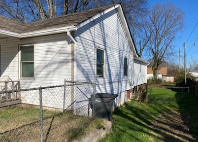 319 E 17th St, Columbia, TN 38401 - photo 2