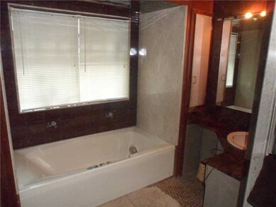 139 Yeoman Ave, Cranston, RI 02920 - photo 6