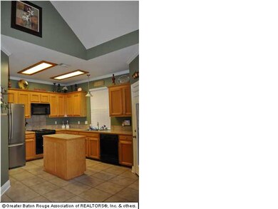 6441 Windwood Dr, Zachary, LA 70791 - photo 4