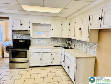 433 S Walnut St unit 435, Slatington, PA 18080 - photo 5