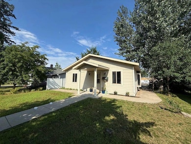 108 Huntsinger Ave, Park Rapids, MN 56470 - photo 3