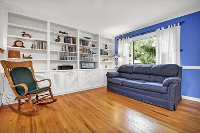 6407 Dalewood-9