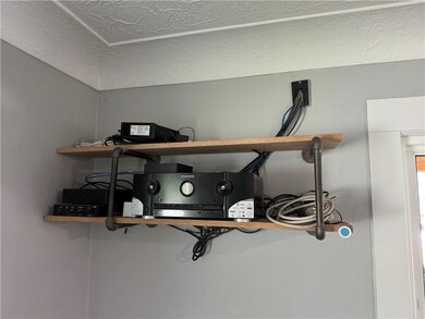 318 Pleasant View Dr, Des Moines, IA 50315 - photo 7