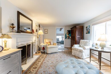 18 Woodcrest Rd-Living Room