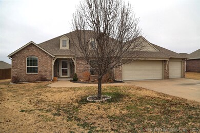 3300 E Emmitsburg Place, Broken Arrow, OK 74014 - photo 2