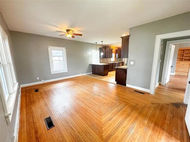 504 N Walnut St, Seiling, OK 73663 - photo 5