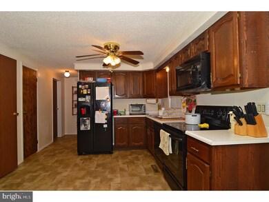 312 Lake Front Dr, Orwigsburg, PA 17961 - photo 6