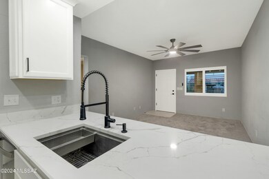 Breakfast Bar/Family Room