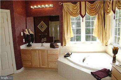 15506 Sir Edwards Dr, Upper Marlboro, MD 20772 - photo 3