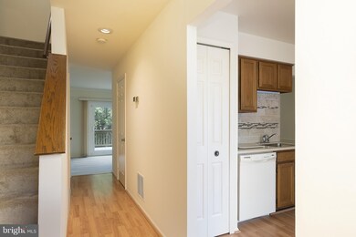 7462 Setting Sun Way, Columbia, MD 21046 - photo 3