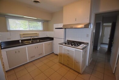 1900 Suffolk Ave, Westchester, IL 60154 - photo 6