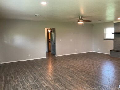 1011 W 126th St S, Jenks, OK 74037 - photo 4