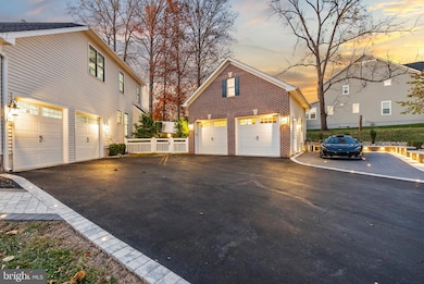 12882 Crouch Dr, Fairfax, VA 22030 - photo 2