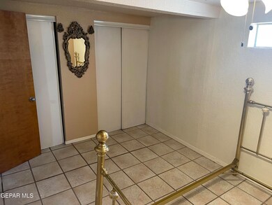 201 Wenda Dr unit Rear, El Paso, TX 79915 - photo 5
