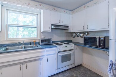 21 Vespa Ln, Nashua, NH 03064 - photo 5