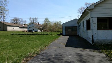 817 Thomas St, Bicknell, IN 47512 - photo 2