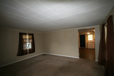 1033 Taylor St, Elkhart, IN 46516 - photo 7