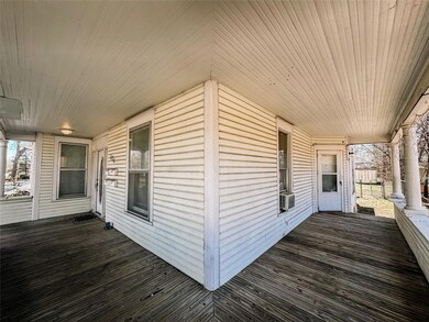526 W Munson St, Denison, TX 75020 - photo 5