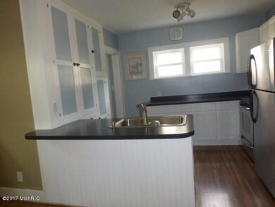 118 N 10th St, Niles, MI 49120 - photo 5