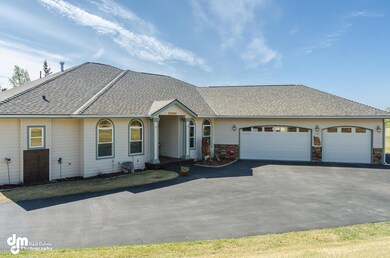 2808 S Charming Valley Lp-large-028-Exte