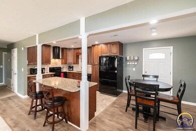 1407 SW 31st St, Topeka, KS 66611 - photo 6