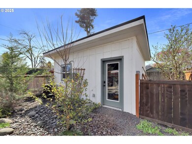 2580 Gilham Rd, Eugene, OR 97408 - photo 5