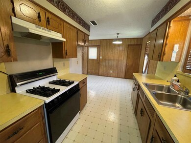 306 W Ash St, Celina, TX 75009 - photo 6