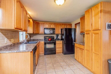 89 Circle Dr, West Springfield, MA 01089 - photo 5