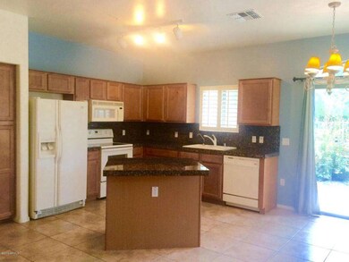 KITCHEN DINING