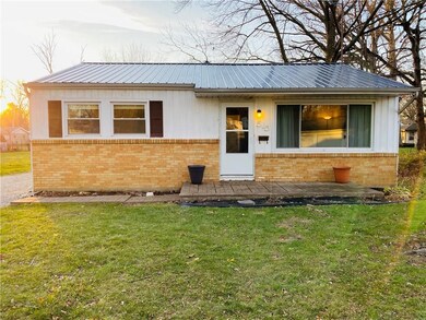 515 Woodlawn Dr, Anderson, IN 46012 - photo 2