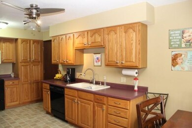 1409 W 3rd Street Place N, Newton, IA 50208 - photo 5