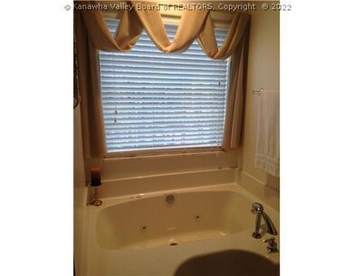 Master Bath/Spa.