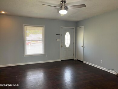 2512 Country Club Rd, Jacksonville, NC 28546 - photo 4