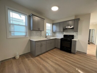 539 Washington St unit 2, Quincy, MA 02169 - photo 2