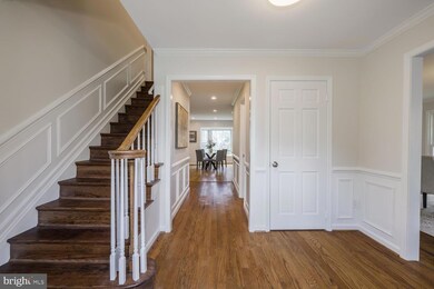 9116 Streamview Ln, Vienna, VA 22182 - photo 2