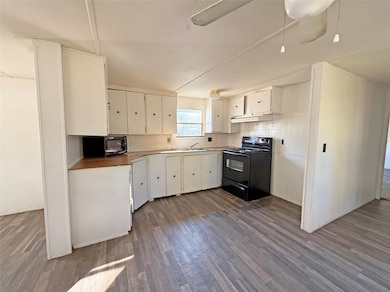 260 Ponderosa Ln, Burleson, TX 76028 - photo 6