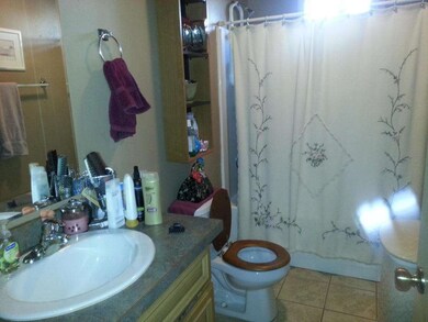 Bath - Apartment 1216