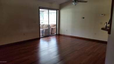 Living Dining Combo