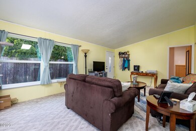 246 SE Neptune Ave, Lincoln City, OR 97367 - photo 5